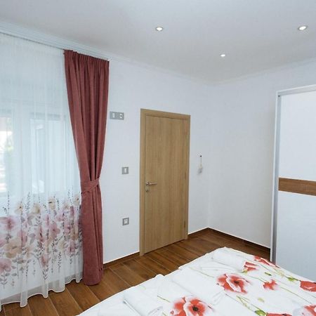 Apartmani Mikic 팔릭 외부 사진